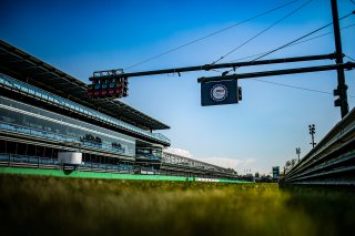 Ambiance, Track Walk
