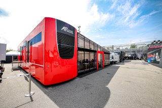 Ambiance, Paddock
