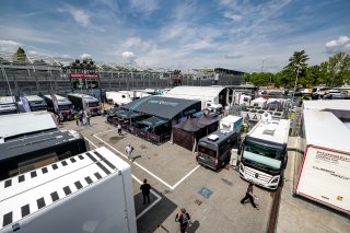 Ambiance, Paddock
