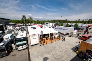 Ambiance, Paddock

