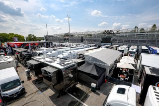Ambiance, Paddock
