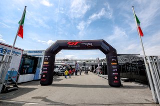 Ambiance, Paddock
