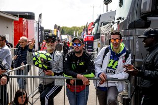 Ambiance, Paddock
