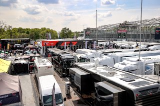 Ambiance, Paddock
