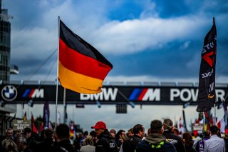 Grid Walk, Race
