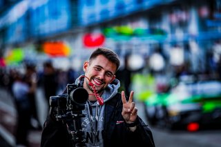Ambiance, Pit Walk
