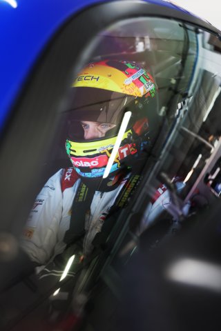 #77 - Haupt Racing Team - Mercedes-AMG GT3 EVO
