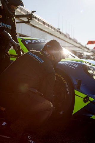 #97 - Rutronik Racing - Porsche 911 GT3 R (992)

