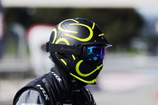 Mechanics in the pitlane
