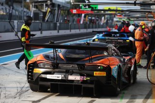 #27 - Optimum Motorsport - Mark RADCLIFFE - Fran RUEDA - Rob BELL - McLaren 720S GT3 EVO 