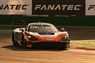 #27 - Optimum Motorsport - Mark RADCLIFFE - Fran RUEDA - Rob BELL - McLaren 720S GT3 EVO 