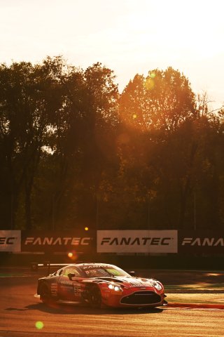 #36 - Walkenhorst Motorsport - Tim CRESWICK - Mex JANSEN - Ben GREEN - Aston Martin Vantage AMR GT3 EVO 