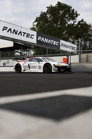 #25 - Sainteloc Racing - Paul EVRARD - Gilles MAGNUS - Jim PLA - Audi R8 LMS GT3 EVO II 