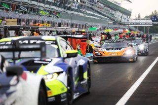 #27 - Optimum Motorsport - Mark RADCLIFFE - Fran RUEDA - Rob BELL - McLaren 720S GT3 EVO 