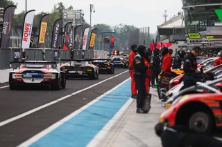 #27 - Optimum Motorsport - Mark RADCLIFFE - Fran RUEDA - Rob BELL - McLaren 720S GT3 EVO 