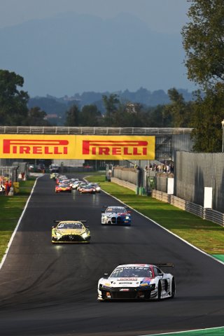 #25 - Sainteloc Racing - Paul EVRARD - Gilles MAGNUS - Jim PLA - Audi R8 LMS GT3 EVO II 