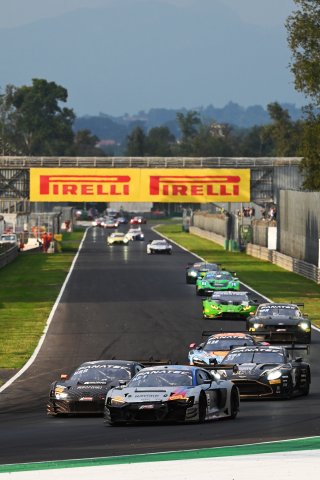 #26 - Sainteloc Racing - Ivan KLYMENKO - Ezequiel PEREZ COMPANC - Audi R8 LMS GT3 EVO II 
