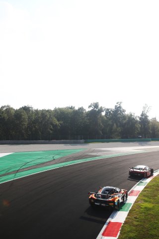 #27 - Optimum Motorsport - Mark RADCLIFFE - Fran RUEDA - Rob BELL - McLaren 720S GT3 EVO 