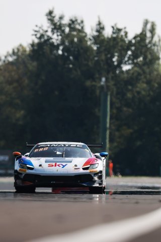 #93 - Sky Tempesta Racing - Christopher FROGGATT - Jonathan HUI - Eddie CHEEVER - Ferrari 296 GT3 
