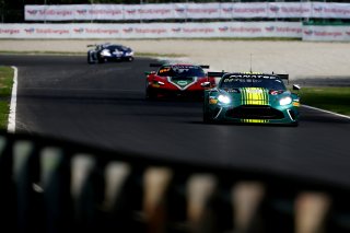 #21 - Comtoyou Racing - Charles CLARK - Job VAN UITERT - Matisse LISMONT - Aston Martin Vantage AMR GT3 EVO