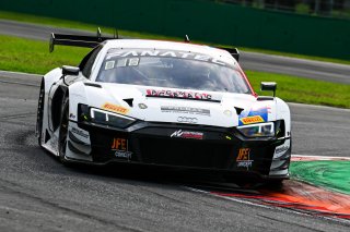 #25 - Sainteloc Racing - Paul EVRARD - Gilles MAGNUS - Jim PLA - Audi R8 LMS GT3 EVO II