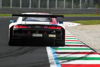 #25 - Sainteloc Racing - Paul EVRARD - Gilles MAGNUS - Jim PLA - Audi R8 LMS GT3 EVO II