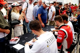 Autograph session