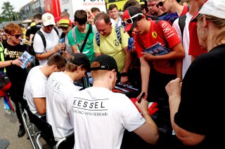 Autograph session