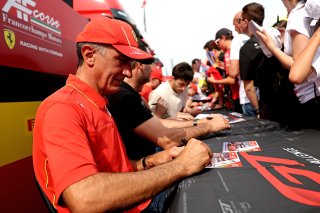 Autograph session