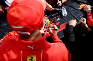 Autograph session