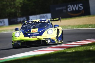 #96 Rutronik Racing  Patric NIEDERHAUSER  Sven MULLER  Porsche 911 GT3 R (992)
