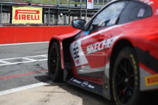 Pirelli
