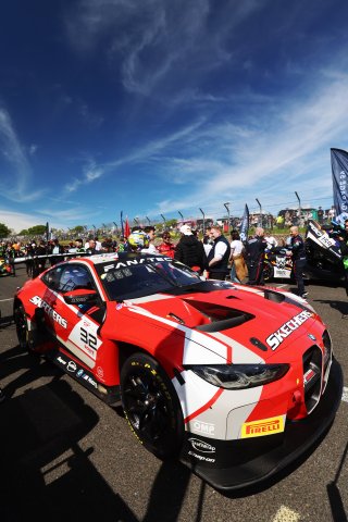 #32  Team WRT  Dries VANTHOOR  Charles WEERTS  BMW M4 GT3
