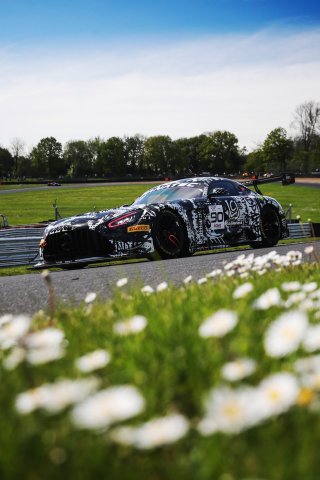 #90  Madpanda Motorsport  Exequiel PEREZ COMPANC  Alexander SIMS - Mercedes-AMG GT3
