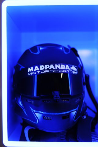 #90  Madpanda Motorsport  Exequiel PEREZ COMPANC - Mercedes-AMG GT3
