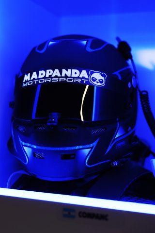#90  Madpanda Motorsport  Exequiel PEREZ COMPANC - Mercedes-AMG GT3
