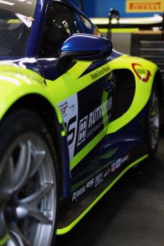 #96 - Rutronik Racing  Patric NIEDERHAUSER  Sven MULLER  Porsche 911 GT3 R (992)
