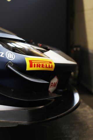 Pirelli
