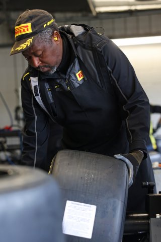 Pirelli

