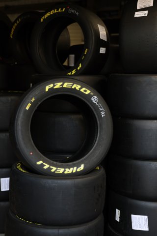 Pirelli
