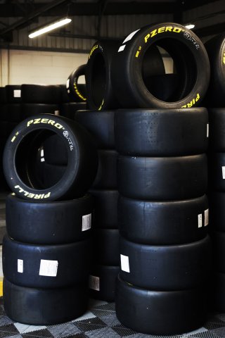 Pirelli
