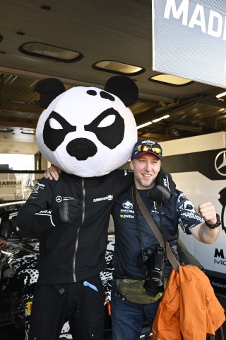 Fans at the Pitlane Autograph Session
