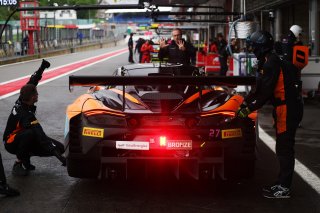 #27 - Optimum Motorsport - Mark RADCLIFFE - Ollie MILLROY - Fran RUEDA - Rob BELL - McLaren 720S GT3 EVO
