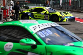 #97 - Rutronik Racing - Dustin BLATTNER - Dennis MARSCHALL - Loek HARTOG - Zacharie RICHARD ROBICHON - Porsche 911 GT3 R (992)
