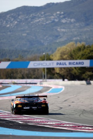 #27 - Optimum Motorsport - Mark RADCLIFFE - Ollie MILLROY - Rob BELL - McLaren 720S GT3 EVO 
