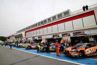 Cars in the pit lane at the start of qualifying
