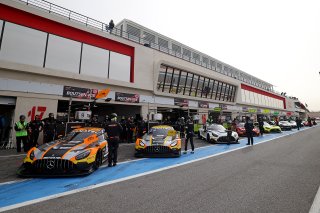 Cars in the pit lane at the start of qualifying
