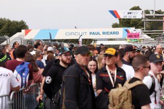 Autograph session and pit walk
