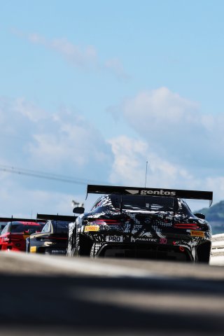 #90  Madpanda Motorsport  Exequiel PEREZ COMPANC  Alexander SIMS - Mercedes-AMG GT3
