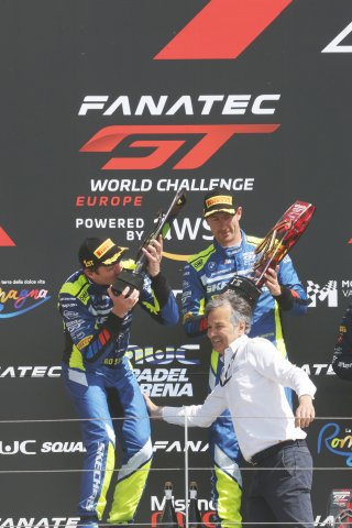 #46  Team WRT  Maxime MARTIN  Valentino ROSSI  BMW M4 GT3
